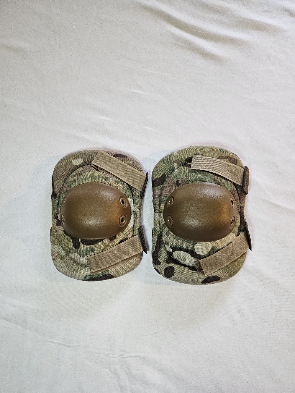 USGI Army Issue OCP Multicam Tactical Combat Elbow Pads Coyote Hard Cap